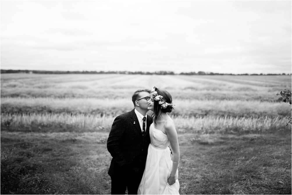 west_vancouver_wedding_photographer_clint_bargen_barn_rustic_chic_vintage_style_wedding_sk_0020